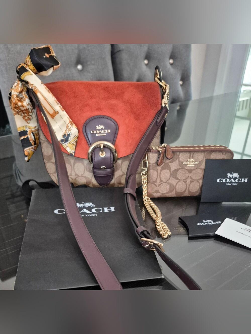 Signature Logo Canvas Bag. Includes Wallet/Wrislet & Acessories! See Details.